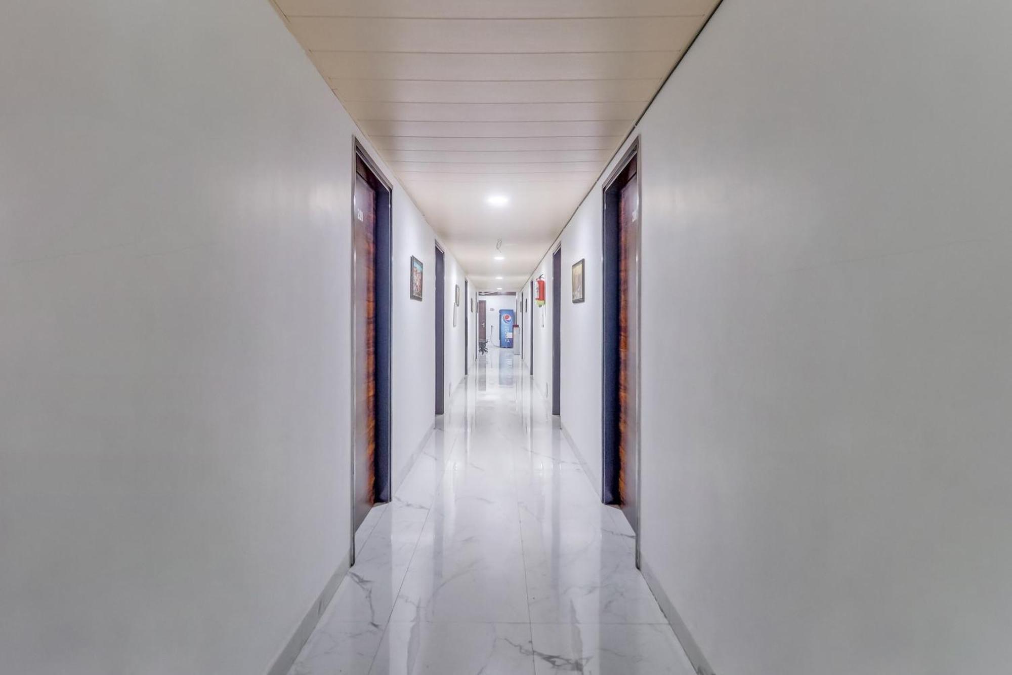Townhouse Hotel Ludhiana Ngoại thất bức ảnh